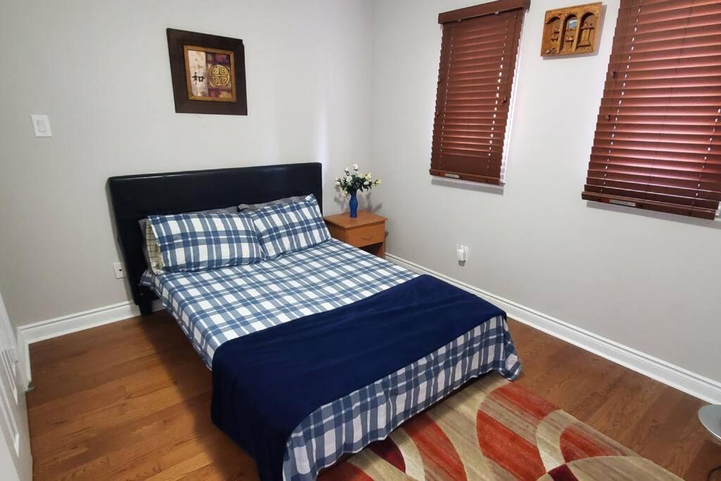 Beautiful House In Mississauga Apartment Екстериор снимка